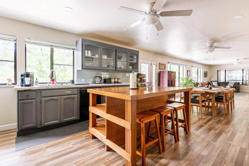 Ponderosa Creekside Retreat Vakantiehuis *